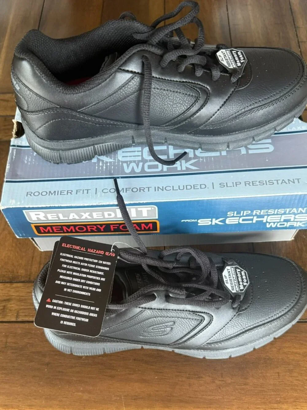 NEW IN BOX! Skechers Work Nampa Leather Slip-Resistant Sneakers! Womens 9